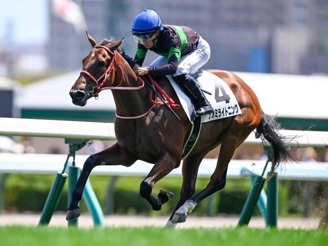 【札幌5R新馬戦結果】ビッグアーサー産駒ナオミライトニングが好位抜け出しV