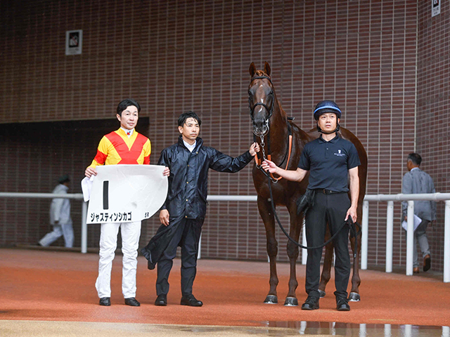 【メイクデビュー札幌5Rレース後コメント】ジャスティンシカゴ武豊騎手ら