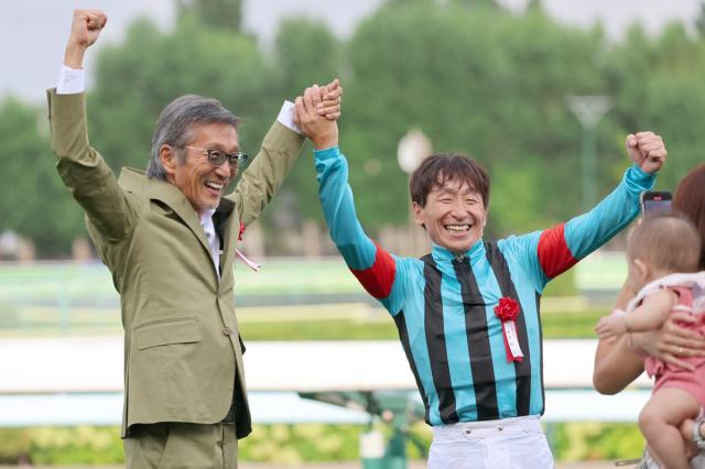 「57歳とは思えん」「めっちゃ嬉しそう」大波乱の札幌記念制覇で大喜びのノリさんにSNS歓喜
