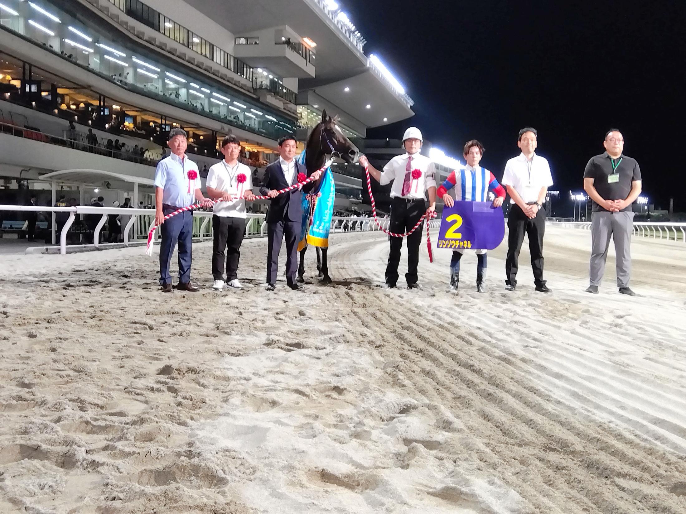 【地方競馬】スパーキングＳＣ　リンゾウチャネルがうれしい南関重賞を初制覇　安藤洋はど派手なガッツポーズで「そりゃあ、うれしいですよ」と満面の笑み