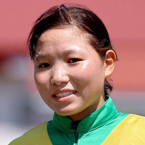 落馬負傷の小林美駒騎手は今週の騎乗を見合わせる　「早く復帰できるように頑張ります」