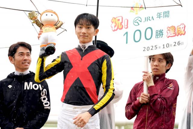 【京都9R・萩S】坂井瑠星騎手がバドリナートでJRA年間100勝達成　「絶対に勝たなければいけない数字です」