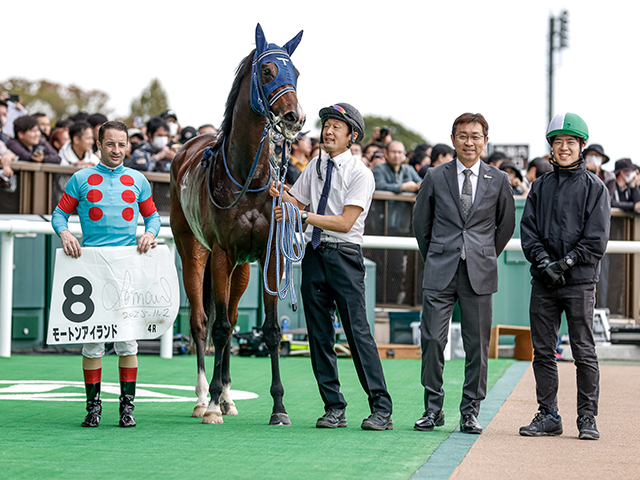 ڥᥤǥӥ塼4R졼女ȡۥ⡼ȥ󥢥 C.᡼뵳