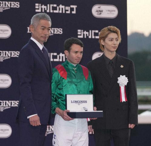 【ジャパンC】イチロー氏が2年連続プレゼンター「胸が熱く…まさにトップアスリートの戦いでした」