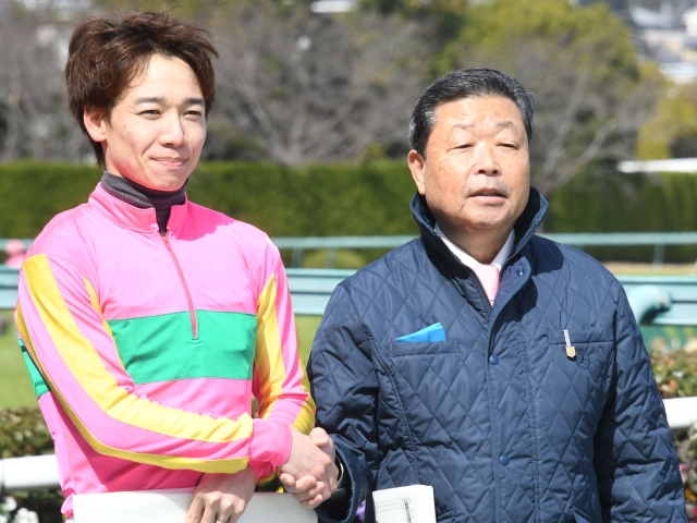 3Rではテイエムイダテンで勝利した松山弘平騎手(左)と山内研二調教師(右)(c)netkeiba.com