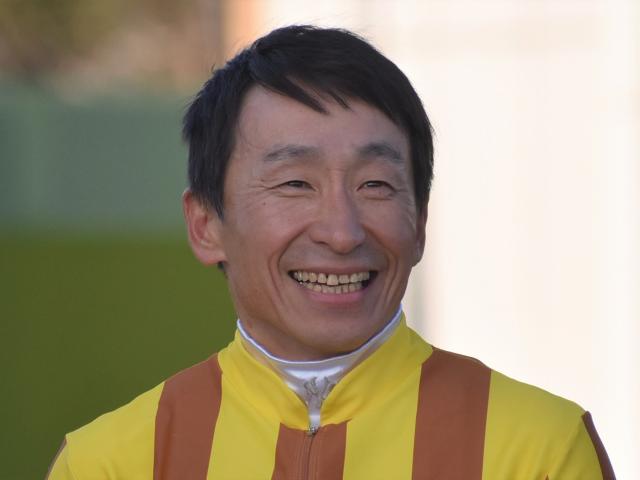 ノームコアに騎乗して札幌記念を優勝した横山典弘騎手(c)netkeiba.com、撮影日：2019年12月15日