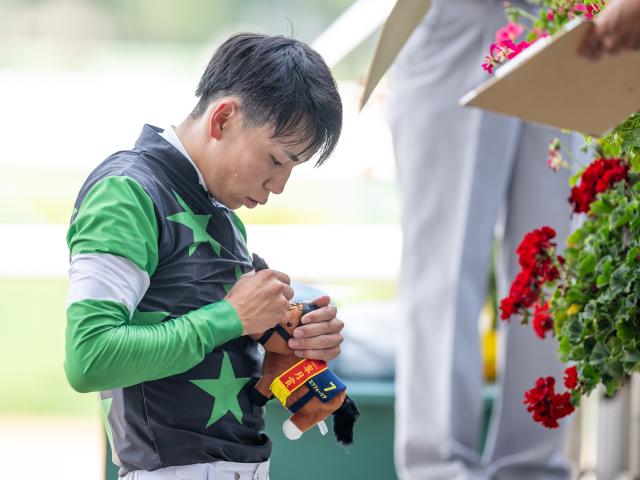 横山武史騎手が2023年札幌競馬でリーディングジョッキーに輝く