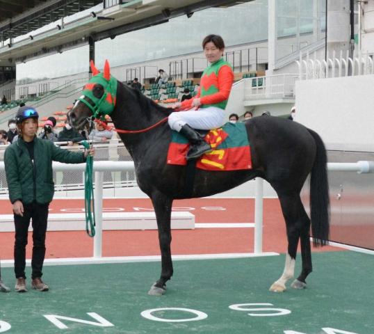 【園田2R】小牧太が古巣で今年初勝利!実弟・毅師の管理馬で喜びダブル