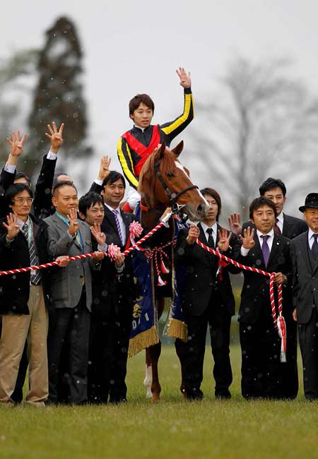 オルフェーヴル、余力十分に貫録の大楽勝！/フォワ賞・仏 | 競馬