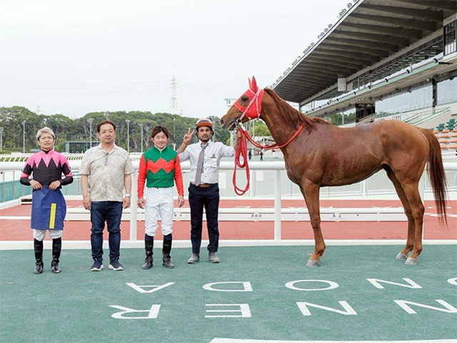 【拝啓、小牧さん】「心から楽しんで競馬に乗っている姿を見続けていたいです」最愛の後輩騎手から手紙