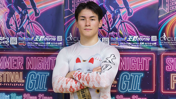 眞杉匠(左)と新山響平(写真提供：チャリ・ロト)