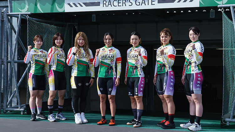 (左から)太田りゆ・佐藤水菜・児玉碧衣(撮影:北山宏一)