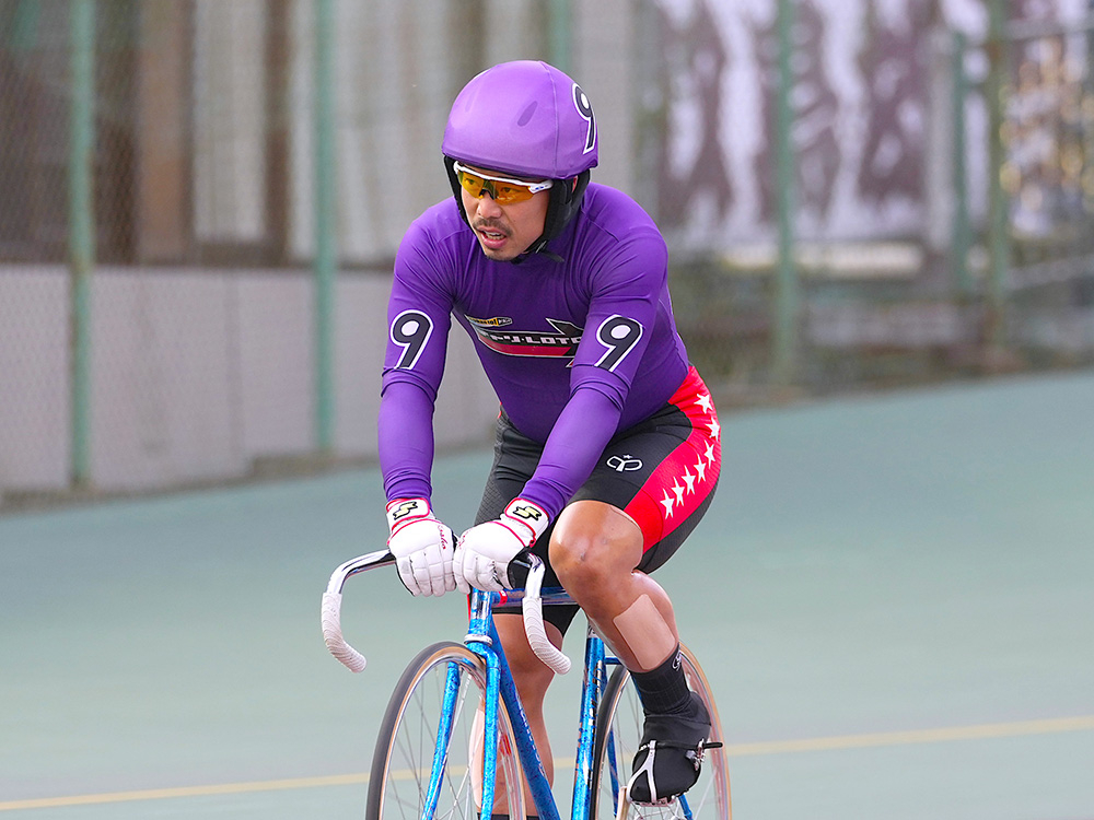 お気にいる 本物、競輪選手四日市記念泗水杯優勝ヘルメット 本物、競輪