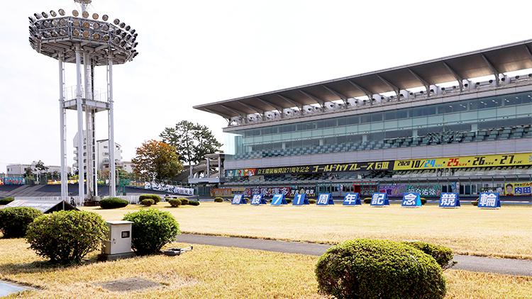 京王閣競輪場の特徴やバンクデータ、アクセス方法は？(photo by Shimajoe)