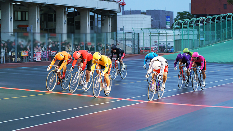 準決勝12Rゴール前(写真提供:チャリ・ロト)