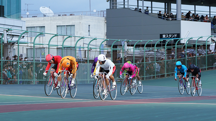 準決勝12Rゴール前(写真提供:チャリ・ロト)