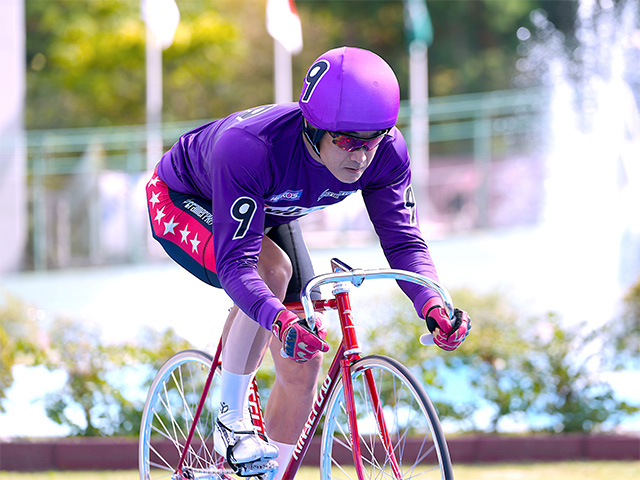 競輪　金子貴志選手サイン入り　ヘルメット　6番車ユニフォーム