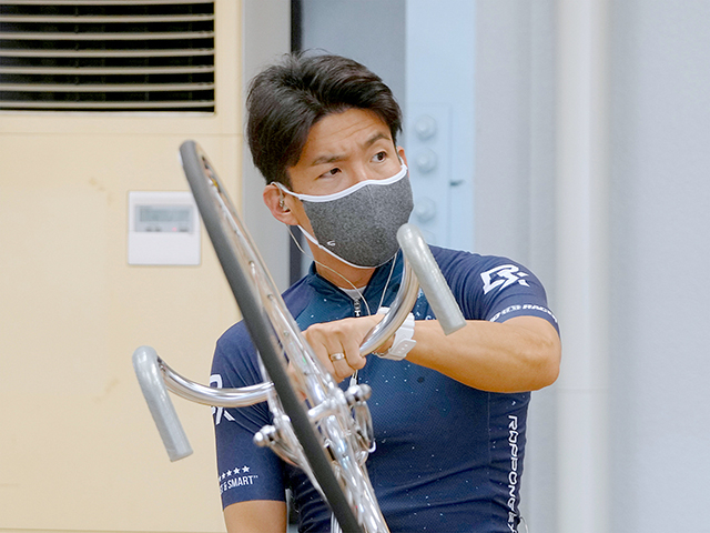 成田か渡邉一成