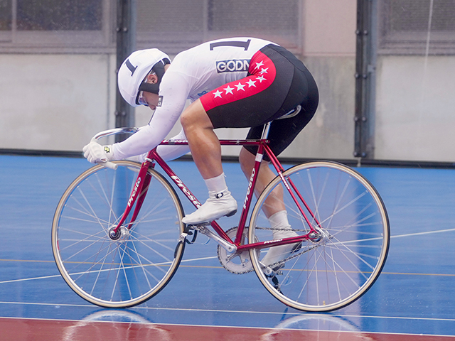 競輪自転車 サドル フェラーリ - 自転車