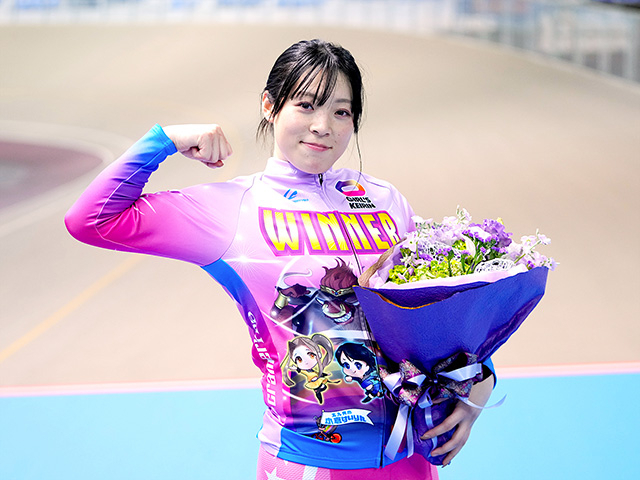 ガールズ競輪 高木真備選手 直筆サイン入りユニホーム （送料