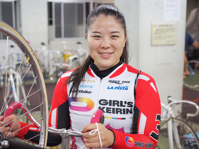 小林優香