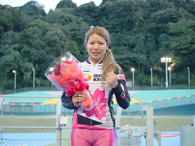 期間限定！女子競輪選手 石井寛子さんのサイン入りウェア - ウエア