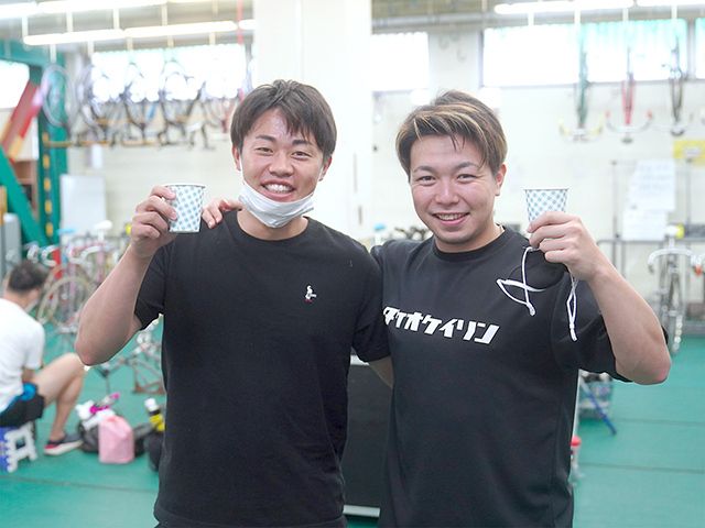 伊藤旭(左)・松岡辰泰